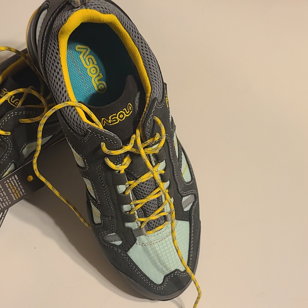 Asolo woman's Gray and Yellow Hiking Shoes size 8 no original box NWT